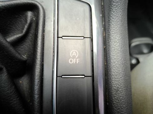 Used 2021 Volkswagen Tiguan S FWD image 47