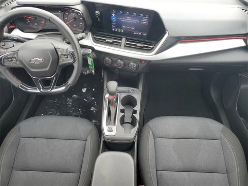 Certified 2024 Chevrolet Trax RS w/ Driver Confidence Package image 18