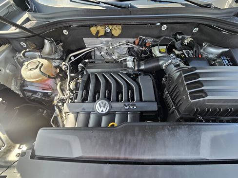 Certified 2022 Volkswagen Atlas Cross Sport SE FWD image 24
