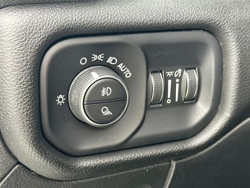 Used 2023 RAM 1500 Laramie AWD/4WD image 10