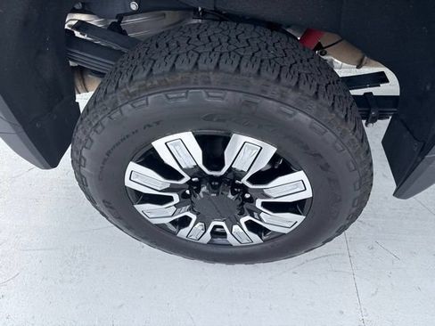 Used 2025 GMC Sierra 2500 Denali w/ Max Trailering Package AWD/4WD image 11