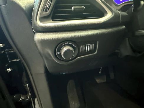 New 2027 Chrysler Pacifica Select AWD/4WD image 26