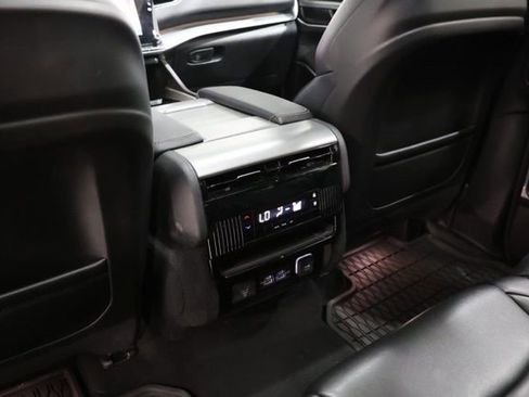 Used 2025 Jeep Wagoneer 4WD w/ Premium Group I image 34
