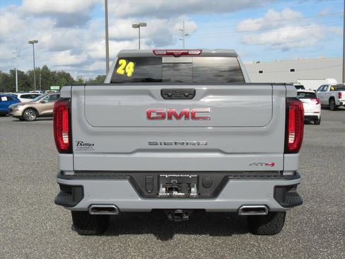 Used 2024 GMC Sierra 1500 AT4 w/ Technology Package image 5
