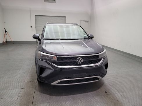 Used 2023 Volkswagen Taos SE w/ Panoramic Sunroof Package FWD image 14