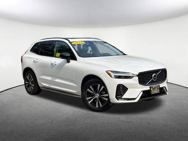 Used 2024 Volvo XC60 B5 Core AWD/4WD image 2