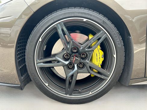 Used 2021 Chevrolet Corvette Stingray Premium Cpe w/ Z51 Performance Package image 32