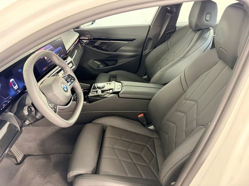 Used 2026 BMW 530i RWD image 5