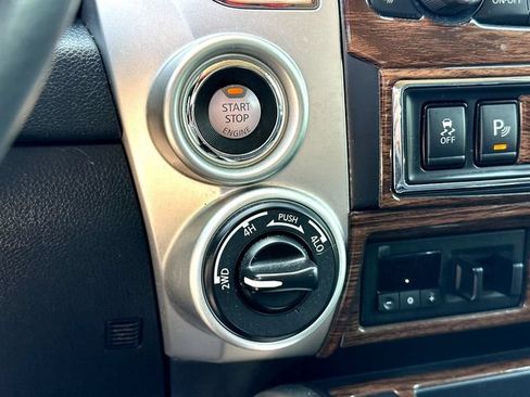 Used 2018 Nissan Titan SL w/ Texas Titan Edition AWD/4WD image 17