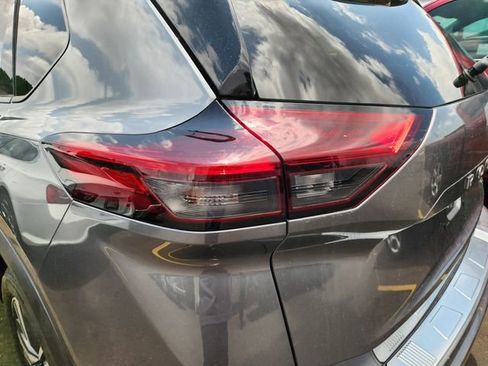 Used 2024 Nissan Rogue SL w/ SL Premium Package FWD image 7