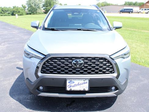 Used 2023 Toyota Corolla Cross XLE w/ Convenience Package AWD/4WD image 2