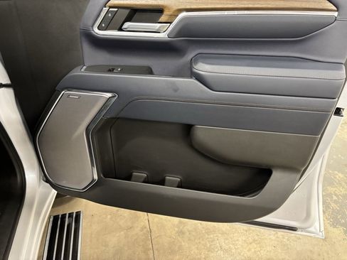 Used 2024 Chevrolet Silverado 2500 High Country w/ High Country Premium Package image 22