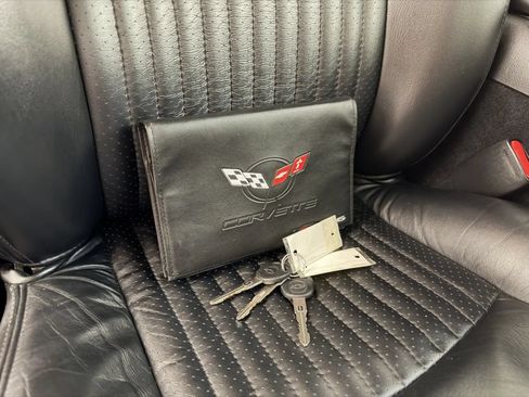 Used 2001 Chevrolet Corvette Z06 w/ Memory Pkg RWD image 27