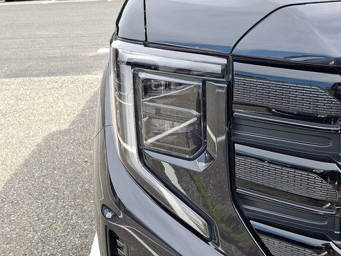 Used 2024 GMC Sierra 1500 Elevation AWD/4WD image 4