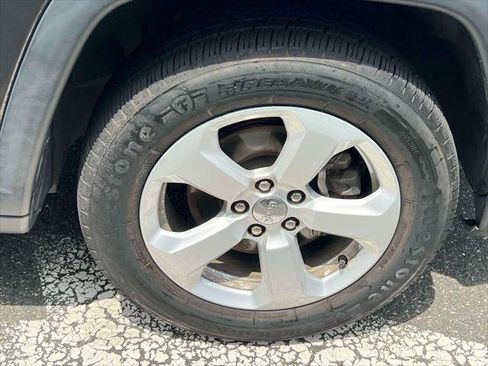 Certified 2018 Jeep Compass Latitude AWD/4WD image 5