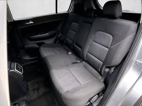 Used 2022 Kia Sportage LX AWD/4WD image 28