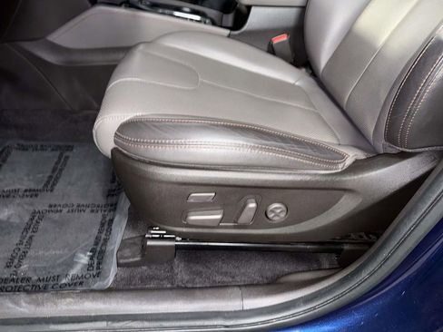 Used 2020 Hyundai Santa Fe Limited AWD/4WD image 3