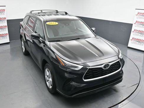 Used 2023 Toyota Highlander L image 27