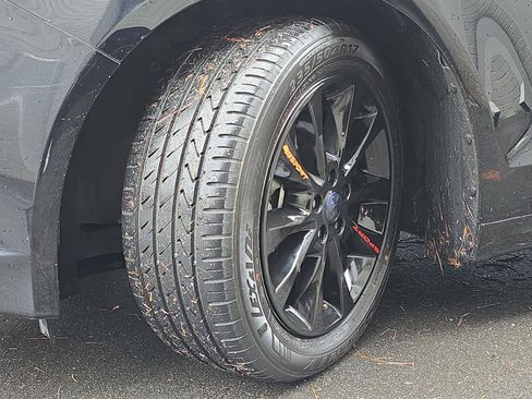 Used 2017 Ford Fusion SE w/ Fusion SE Technology Package image 31