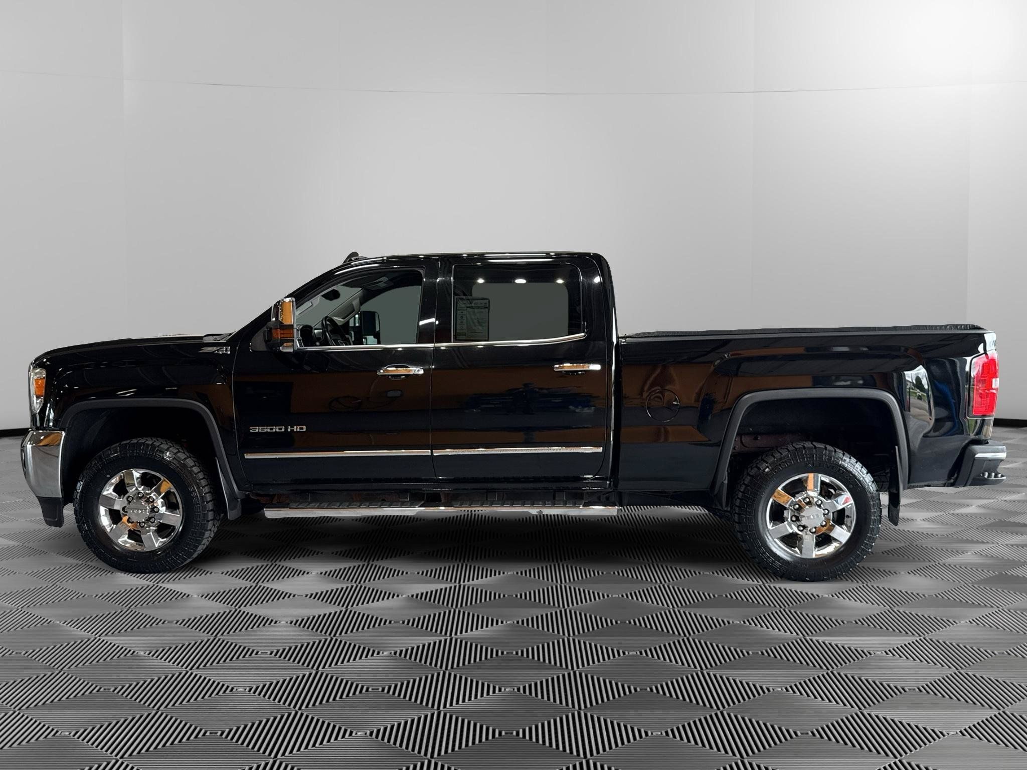 Used 2015 GMC Sierra 3500 SLT w/ Duramax Plus Package AWD/4WD image 2