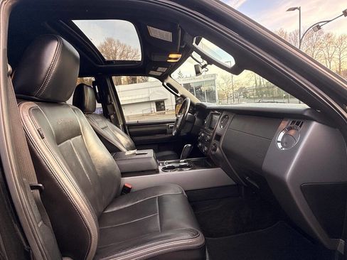 Used 2015 Ford Expedition Platinum image 39