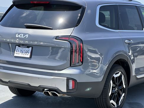 Used 2025 Kia Telluride EX FWD image 7