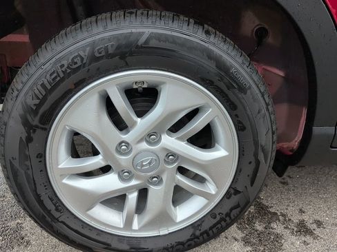 New 2026 Hyundai Venue SE image 28