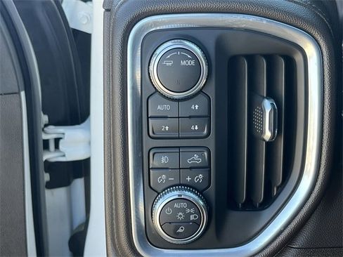 Used 2022 GMC Sierra 3500 Denali image 25