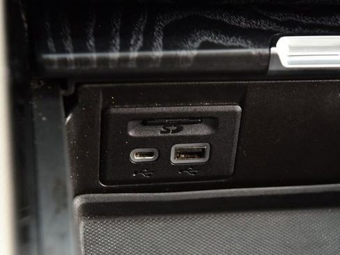 Used 2021 GMC Yukon Denali w/ Denali Premium Package image 22