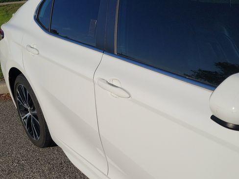 Used 2020 Toyota Camry SE image 12