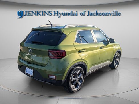 Certified 2024 Hyundai Venue SEL image 3