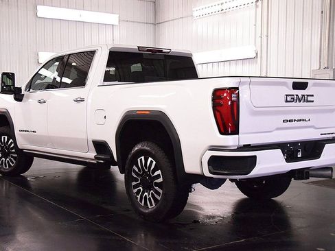 Used 2025 GMC Sierra 2500 Denali Ultimate w/ Snow Plow Prep/Camper Package image 5