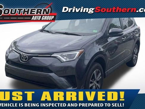 Used 2017 Toyota RAV4 LE FWD image 1