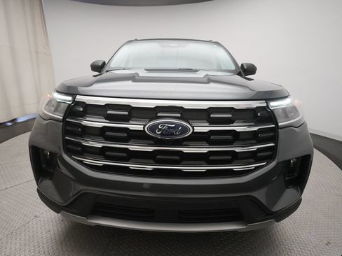 Used 2025 Ford Explorer Active w/ Active Comfort Package AWD/4WD image 11