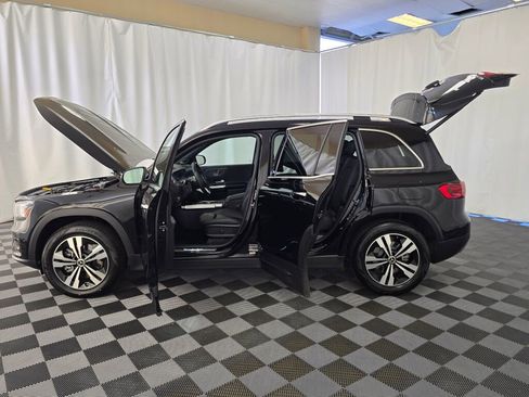 Used 2025 Mercedes-Benz GLB 250 4MATIC image 12