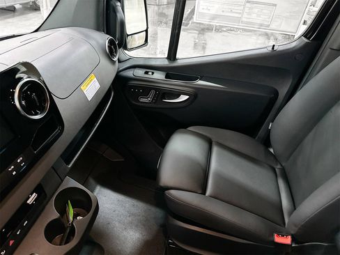 New 2025 Mercedes-Benz Sprinter 2500 image 23
