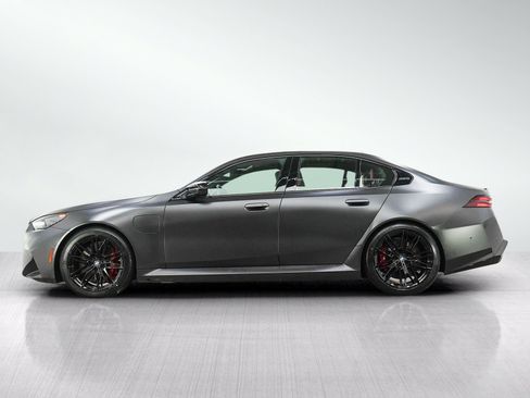 Used 2026 BMW M5 AWD/4WD image 2