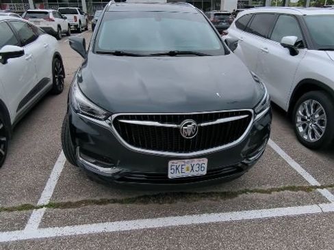 Used 2020 Buick Enclave Essence w/ Trailering Package, 5000 lbs. AWD/4WD image 4