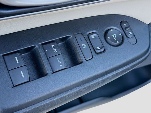 Used 2022 Honda CR-V Touring image 23