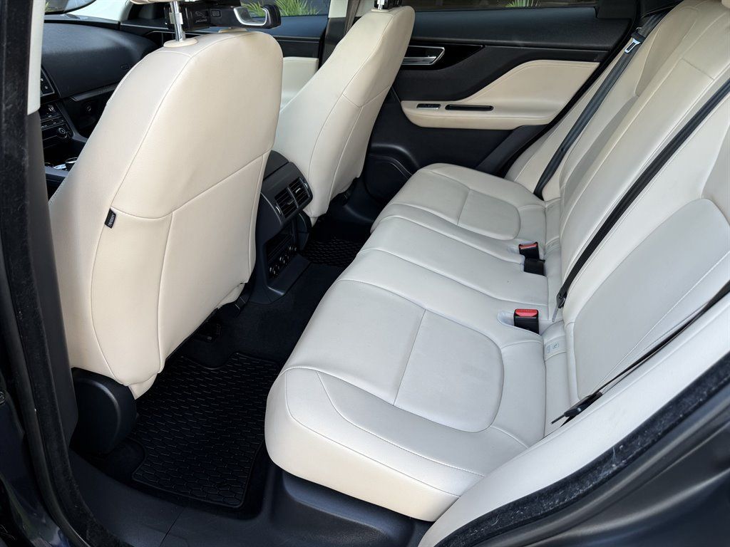 Used 2018 Jaguar F-PACE Premium AWD/4WD image 15