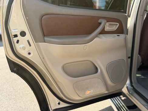 Used 2005 Toyota Sequoia SR5 RWD image 89
