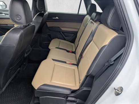 Used 2022 Volkswagen Atlas Cross Sport SE image 16