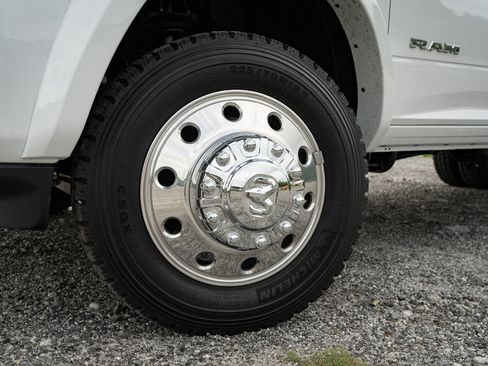 New 2026 RAM 4500 4x4 Crew Cab DRW w/ Laramie Trim Package image 7