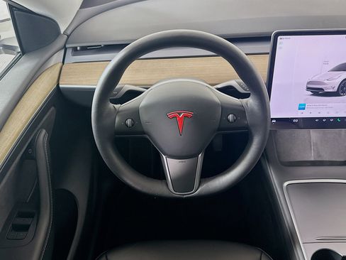 Used 2023 Tesla Model Y Long Range image 16