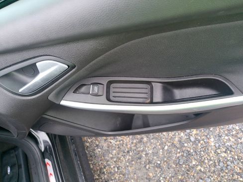 Used 2013 Ford Focus ST FWD image 35