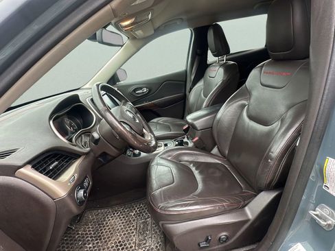 Used 2014 Jeep Cherokee Trailhawk w/ Leather Interior Group image 16