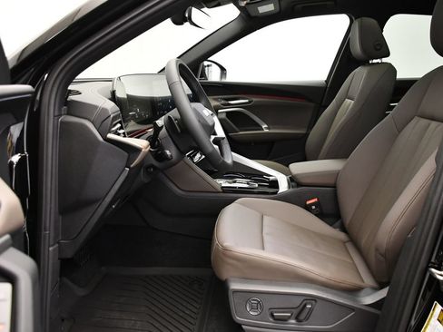 Used 2025 Audi Q5 Premium w/ Convenience Package AWD/4WD image 36