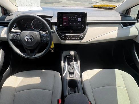 Used 2022 Toyota Corolla LE FWD image 11
