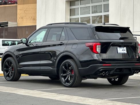 Certified 2023 Ford Explorer ST w/ Equipment Group 401A image 5
