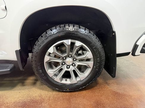 Used 2023 Chevrolet Silverado 1500 High Country w/ Technology Package AWD/4WD image 85